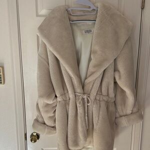 Luxurious faux fur coat with hood sz L